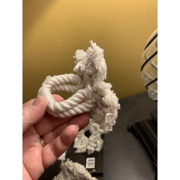 Set Of Five Macrame Snowflake Napkin Ring Table Decor Tray Filler Winter Dining - Picture 3 of 12